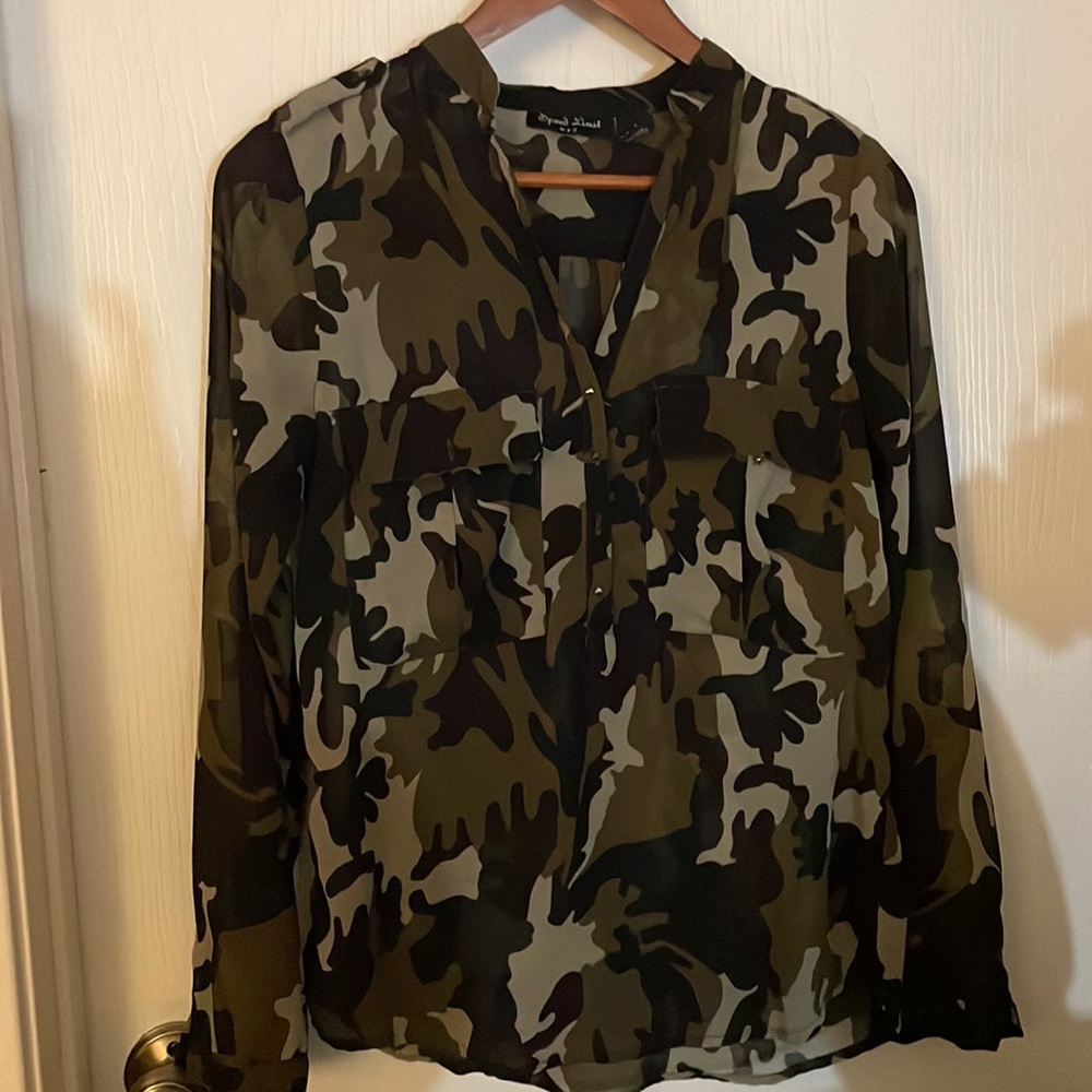 Speed Limit Camouflage Sheer Button size S